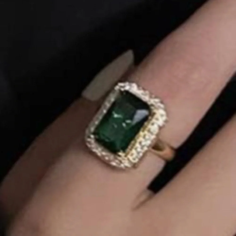 Unique huge Neiman Marcus square antiqued Emerald figurine adjustable